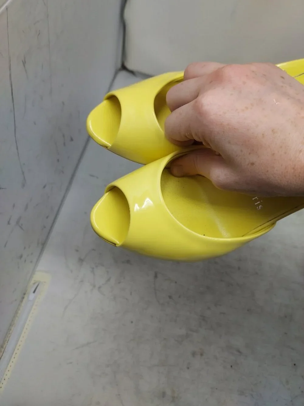 CHRISTIAN LOUBOUTIN Me Dolly Patent Yellow Heel Sandal